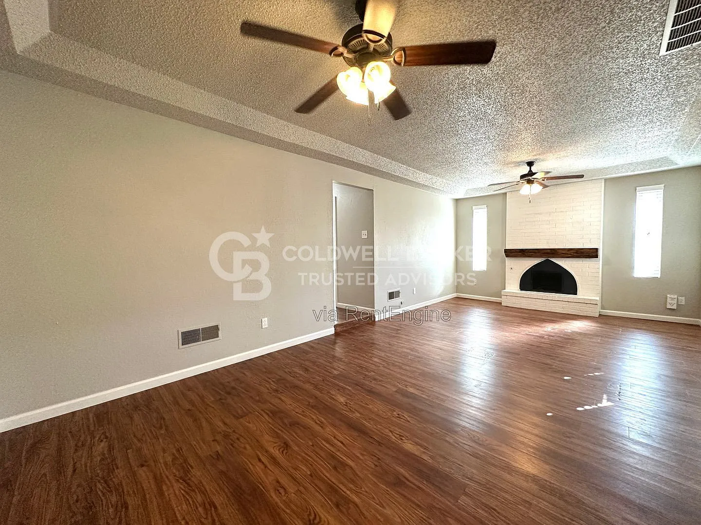 3 bed, 2.0 bath, 1154 sqft, $1,150 — Photo 3