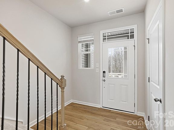 2nd image of 2525 Hedgecliff Rd