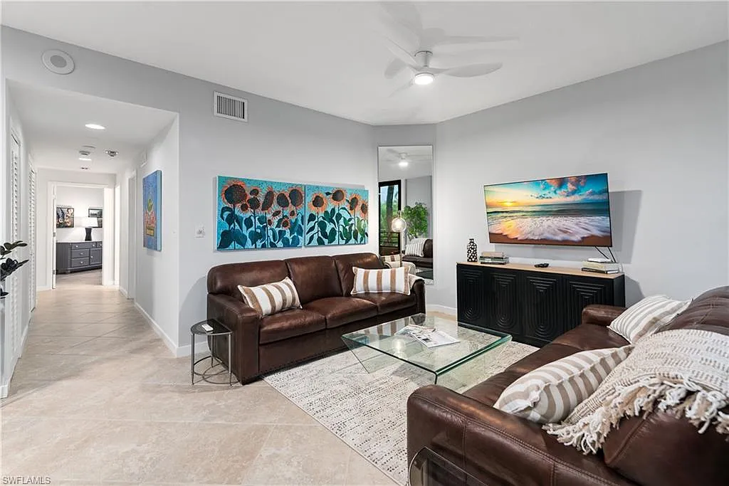 2 bed, 1.5 bath, 1289 sqft, $10,000 — Photo 4