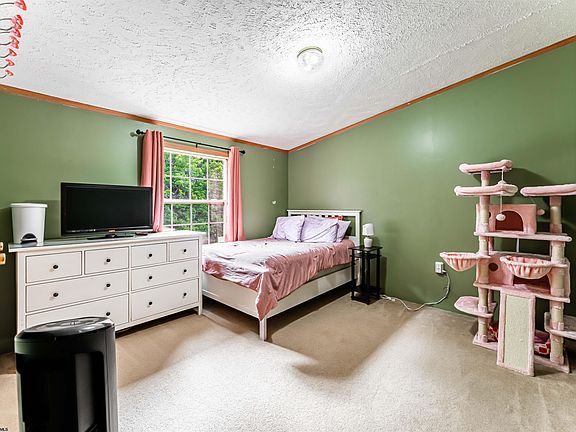 5th image of 169 Shady Brook Ests