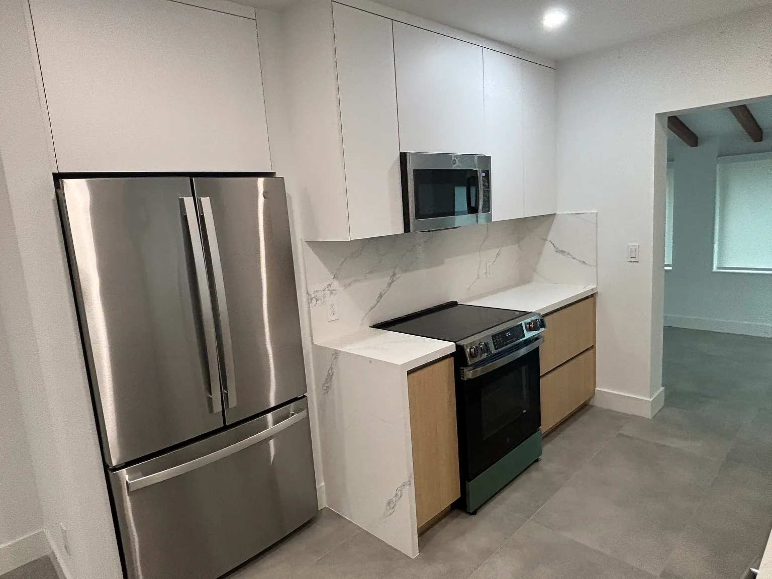 2 bed, 1100 sqft, $5,700 — Photo 2