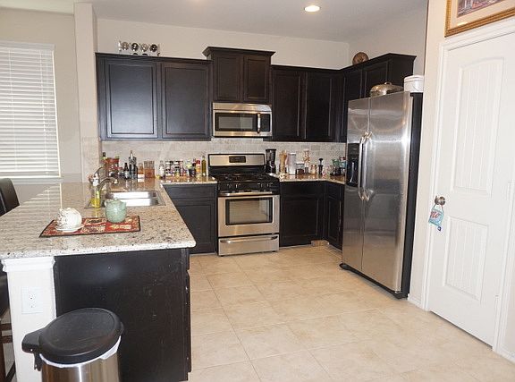 5th image of 3049 Hawthorne Glen Ln