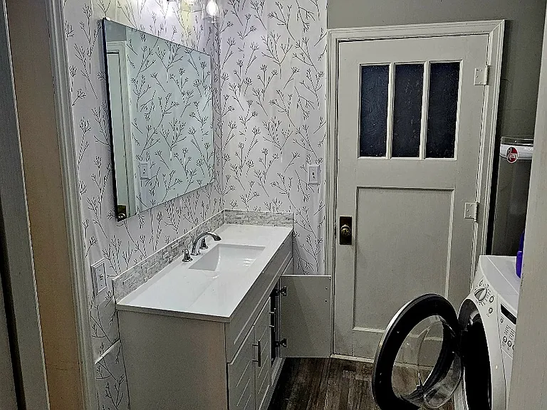 2nd bathroom