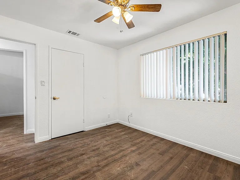 3828 Arizona St #D — Photo 11