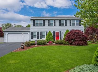 31 Winchester Dr, Fairport, NY 14450