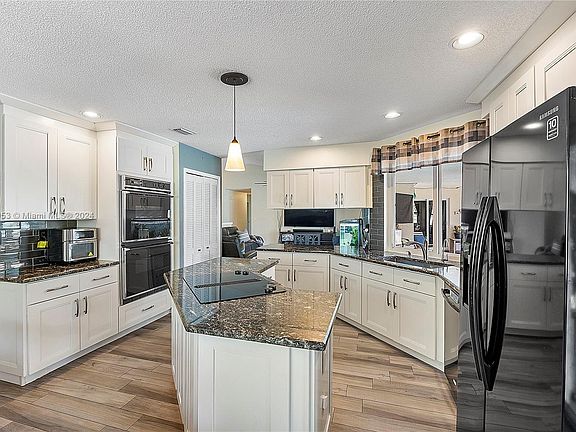 4th image of 5643 NW 88th Ln