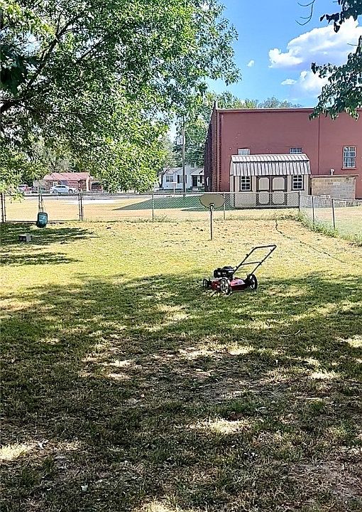 2nd image of 407 Mountain View Ave