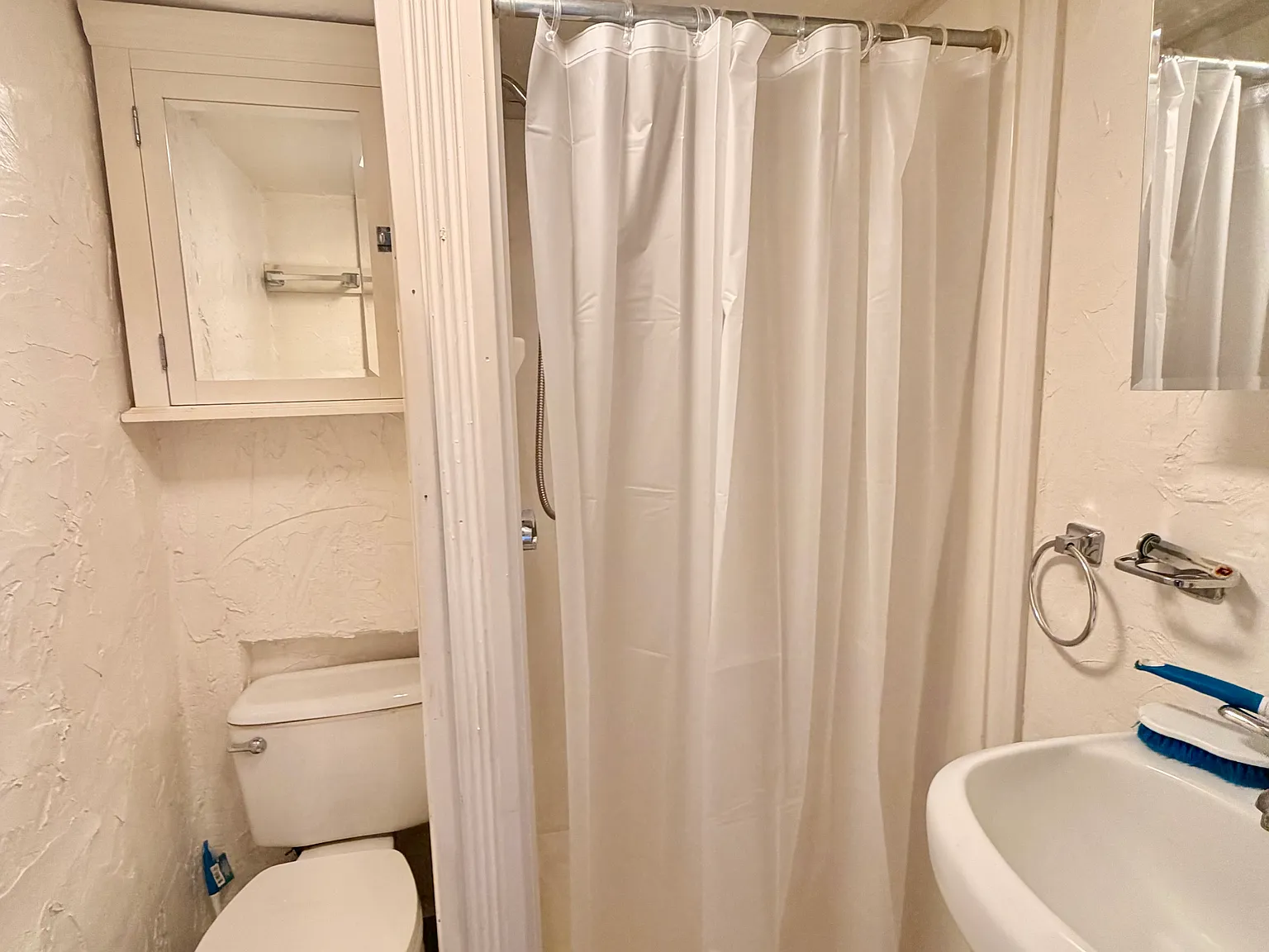 1 bed, 450 sqft, $2,100 — Photo 3