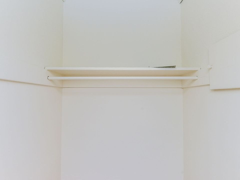 Building Photo 5