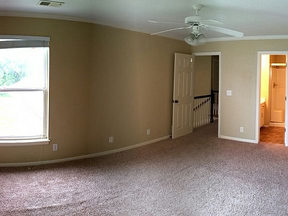 5th image of 14800 Robinson St