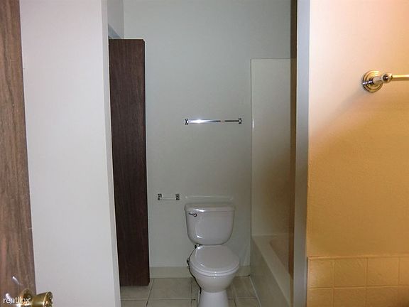 Gillham 528 1 Full Bath