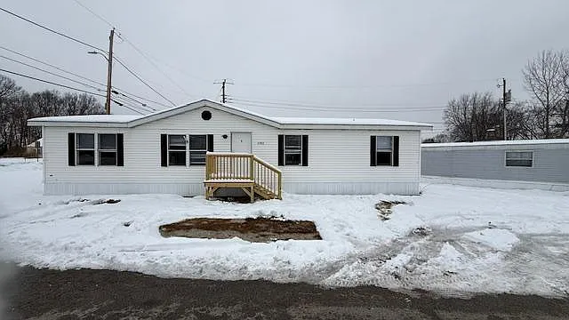 1380 Tanglewood Aly photo 1