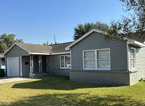 3 bed, 1.0 bath, 1454 sqft, $1,575 — Photo 3