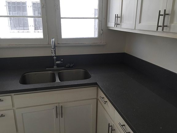 3rd image of 207 S Fuller Ave