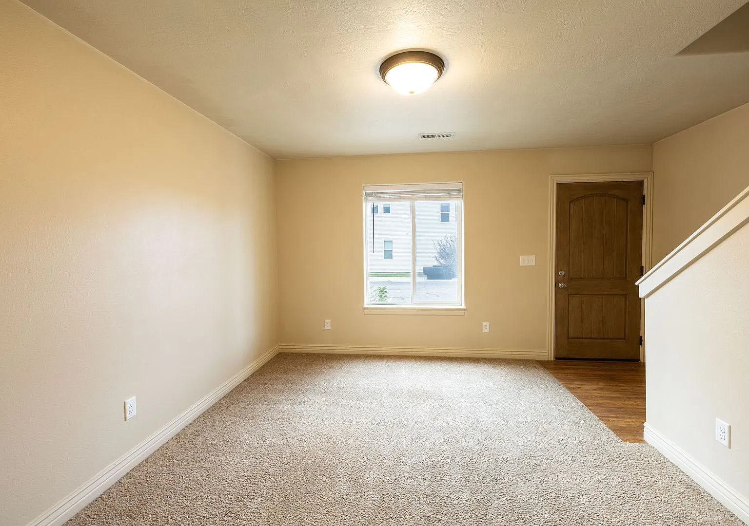 2 Bed 1.5 Bath Townhome near campus — Photo 4
