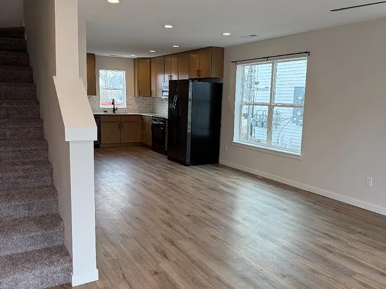 1116 J Ave NW — Photo 3