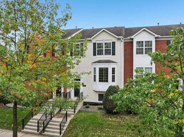 324 Heritage Trl, Circle Pines, MN 55014