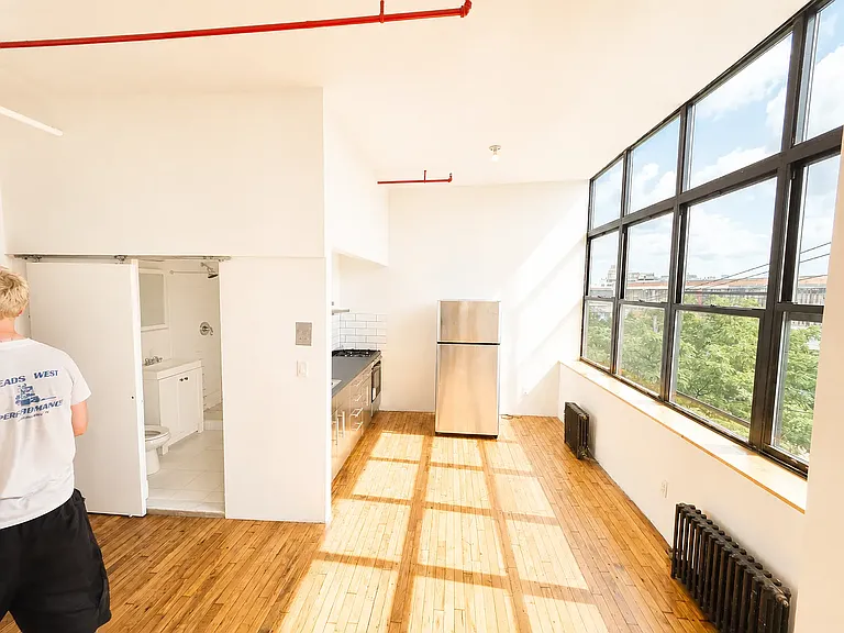 476 Jefferson St #322 — Photo 2