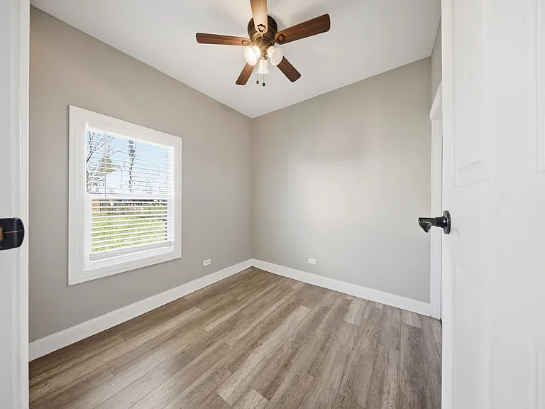 810 Superior St — Photo 11