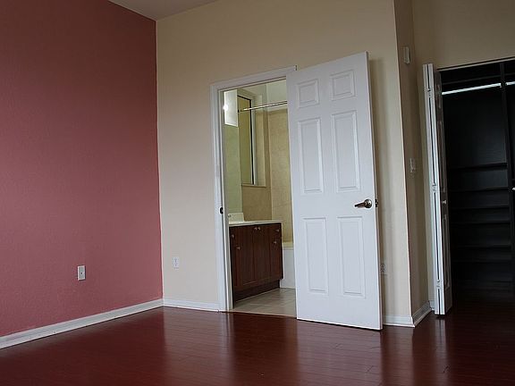 4th image of 8999 NW 107th Ct #206-1