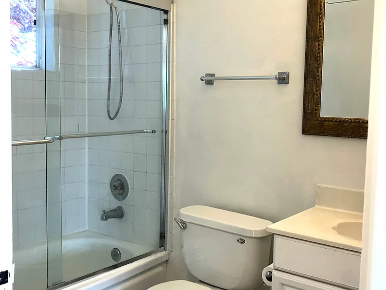 3019 Bateman St — Photo 4