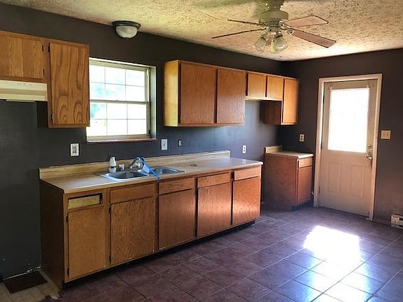 2nd image of 140 Trisha Ln