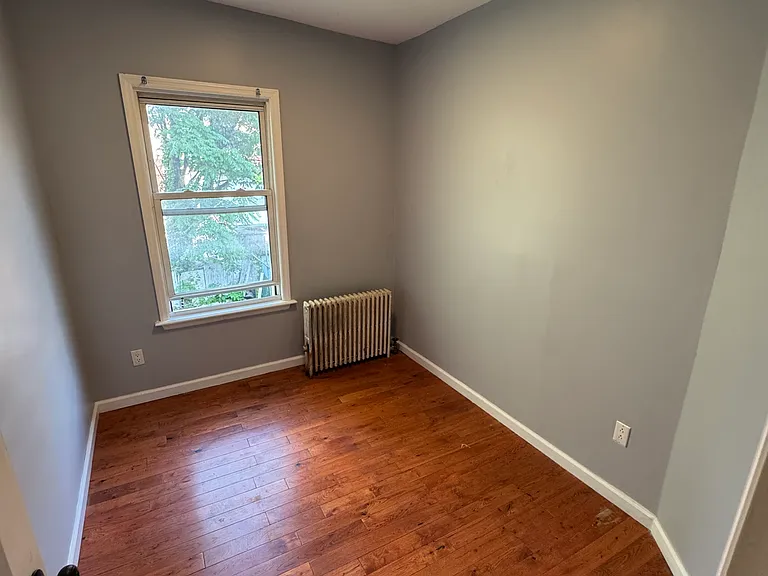 31-17 Linden Pl #2B — Photo 9