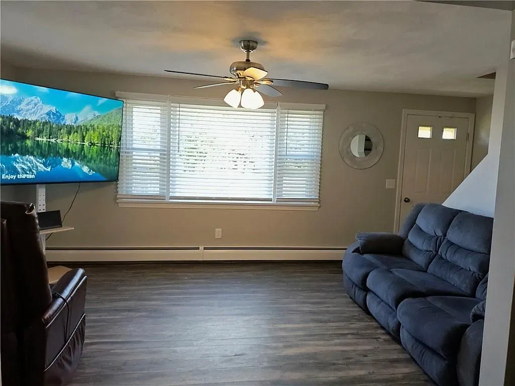 2 bed, 1.0 bath, 1400 sqft, $2,500 — Photo 4