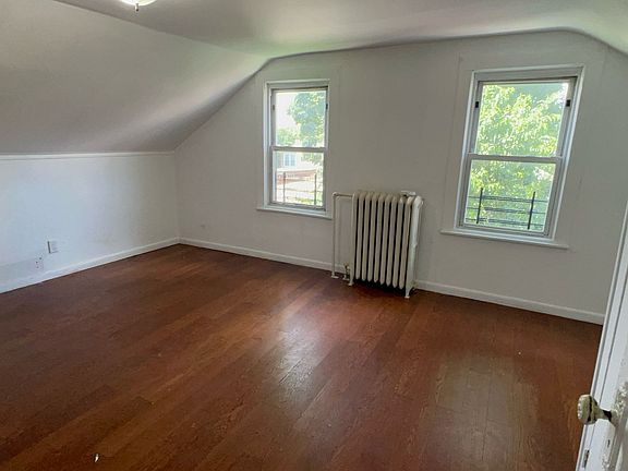 5th image of 686 1/2 E 223rd St