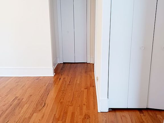 4th image of 5700 N Winthrop Ave APT 12