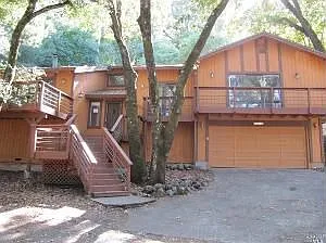 466 Country Club Ln photo 1