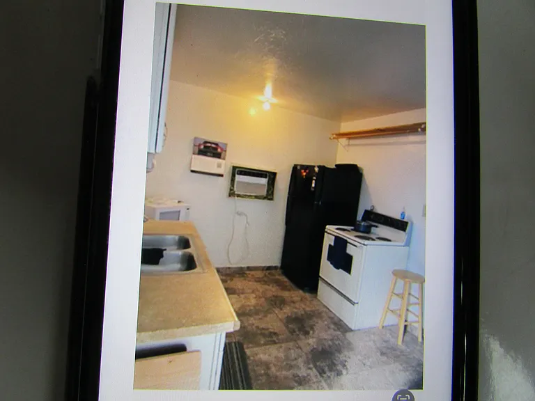 346 N Cherry — Photo 3