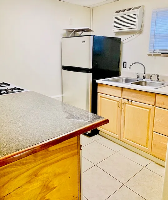215 Princeton Dr SE - Unit... — Photo 2