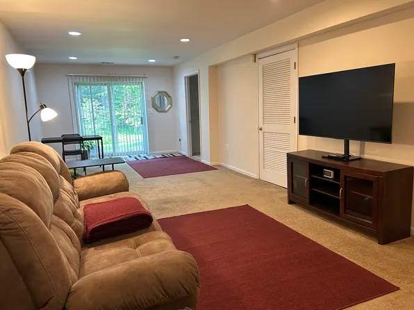 10800 Braddock Rd, Fairfax, VA 22030
