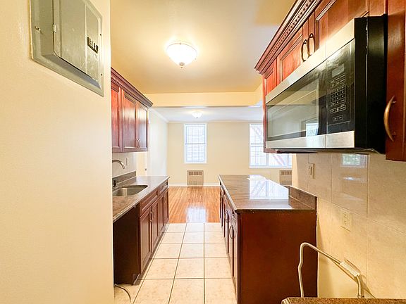 5th image of 89-24 153rd St #27