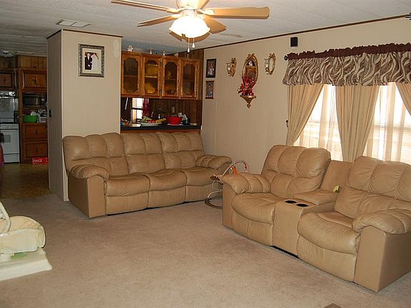 3rd image of 1202 Peacock Pl