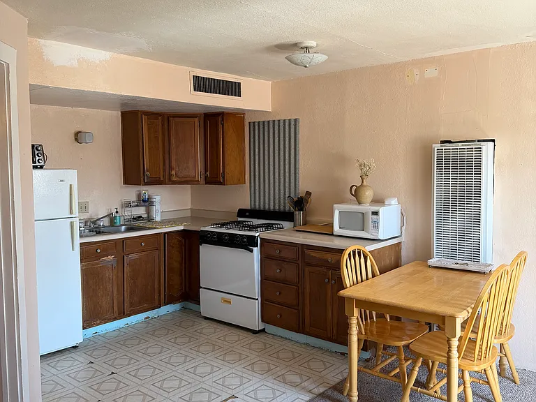 220 N Foch St #3 — Photo 1