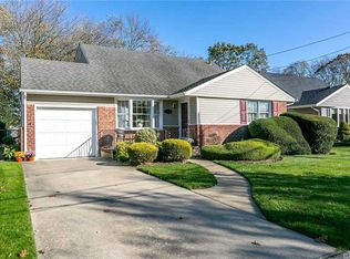 2033 Natalie Blvd, Seaford, NY 11783