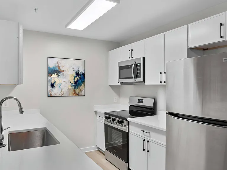 Grand at Pearl Apartments — Photo 5