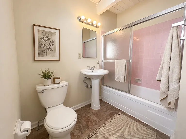 Best-Priced Studios At 1030 W. Olive Ave., Burbank, Ca 91506 — Photo 5