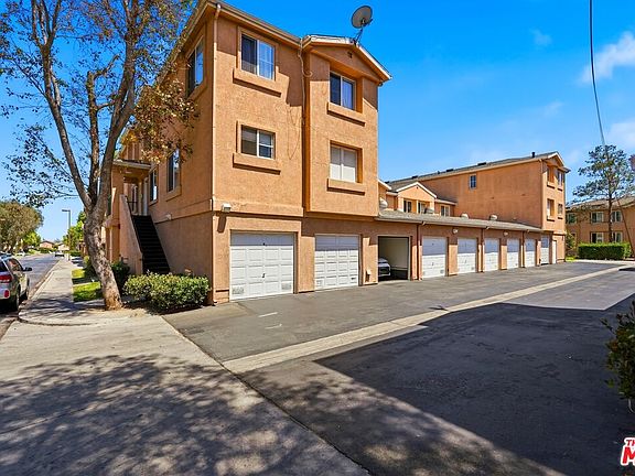 2nd image of 1050 Harbor Heights Dr Unit C