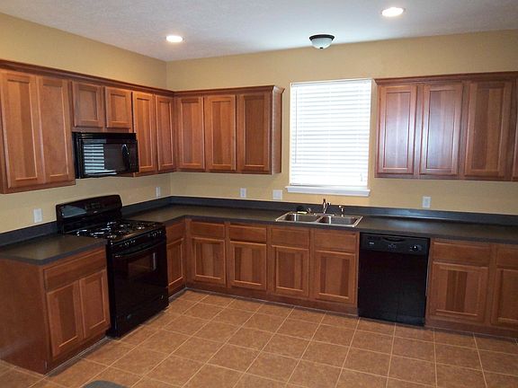 3rd image of 2107 Miana Ct