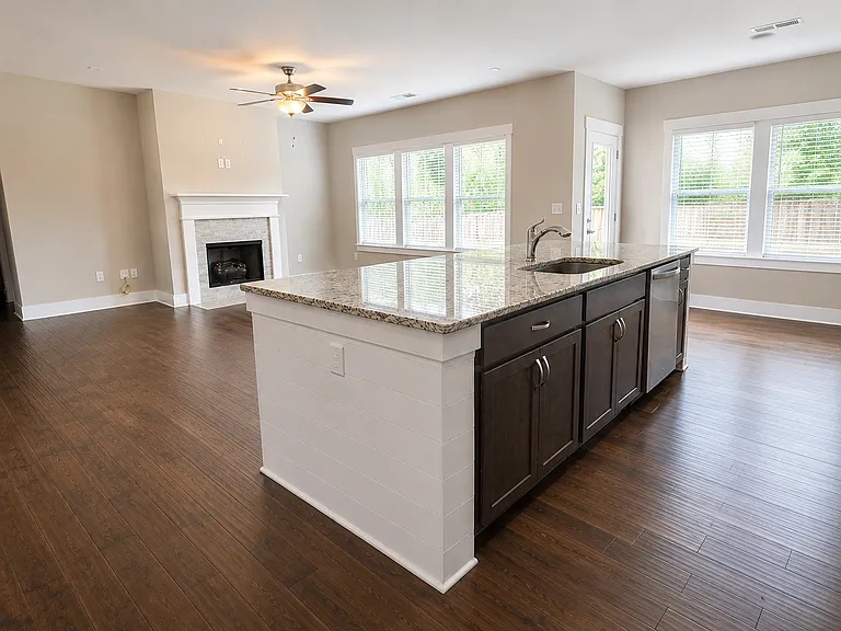 7565 Highborne Ln — Photo 6
