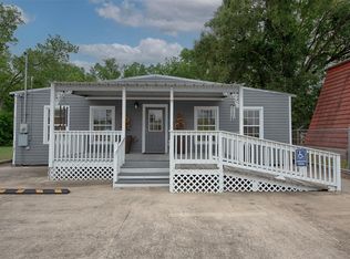 715 Grand Ave, Bacliff, TX 77518