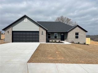 172 Brooke St, Huntsville, AR 72740