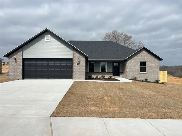 172 Brooke St, Huntsville, AR 72740