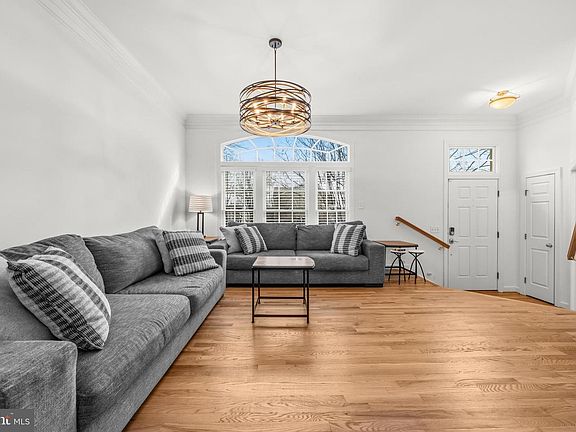 5th image of 43003 Golf View Dr