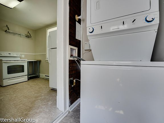 5th image of 1409 Lenmore St