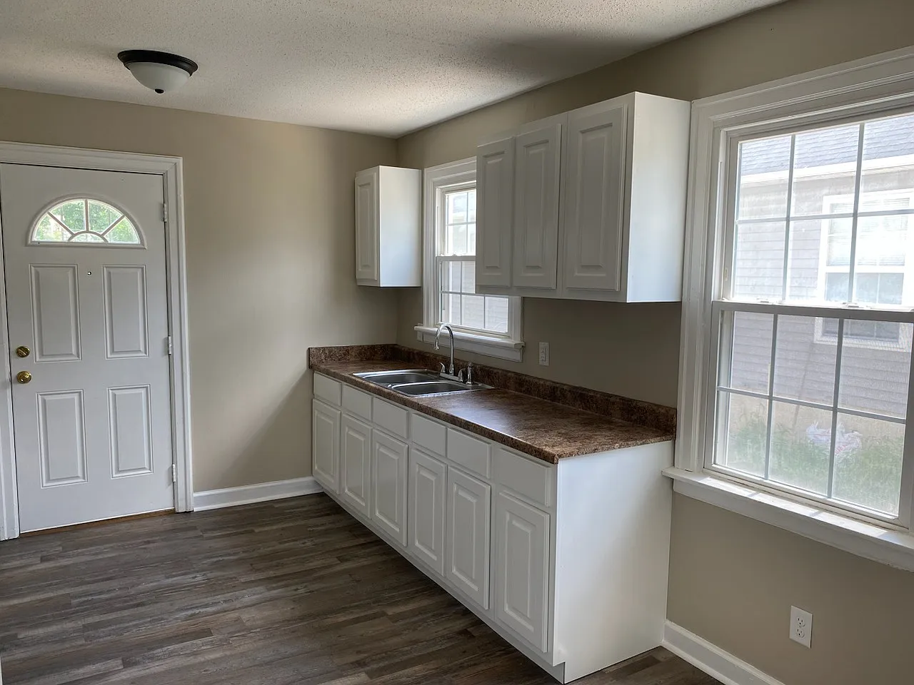 2 bed, 1081 sqft, $1,200 — Photo 2