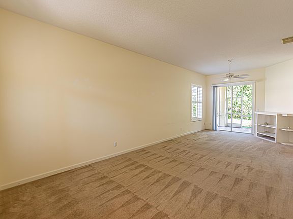 4th image of 624 SW Andros Cir